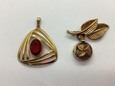 Lot 168 - A Decorative Gilt Coloured Openwork Pendant,...