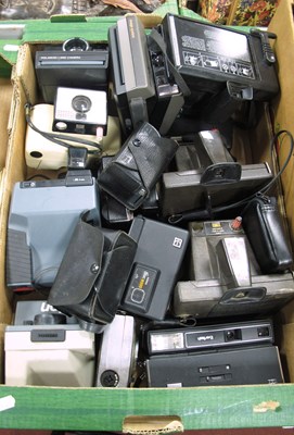 Lot 1176 - Polaroid Cameras to include impulse af, the...