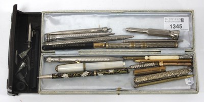 Lot 1345 - 'Uno' Pen in Bakelite Box, Eversharp, Holbrook'...