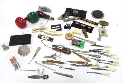 Lot 1299 - Boudoir Razors, mother of pearl manicure items,...