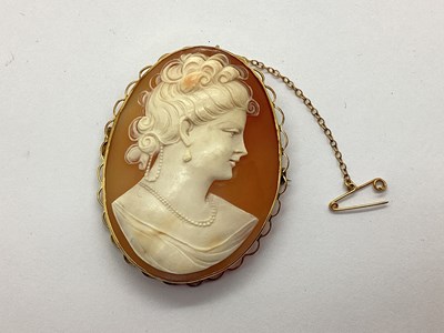 Lot 54 - A Large Shell Carved Cameo Brooch, the oval...