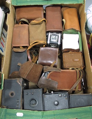 Lot 1068 - Cameras; A large quantity of box cameras...