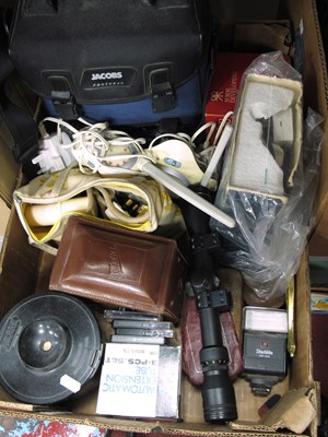 Lot 1026 - Weltaflex Camera, Canon Camcorder, silver...