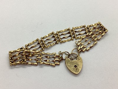 Lot 87 - A 9ct Gold Twist Link Gate Style Bracelet, to...