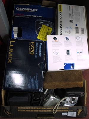 Lot 1102 - Quantity of digital cameras including five...