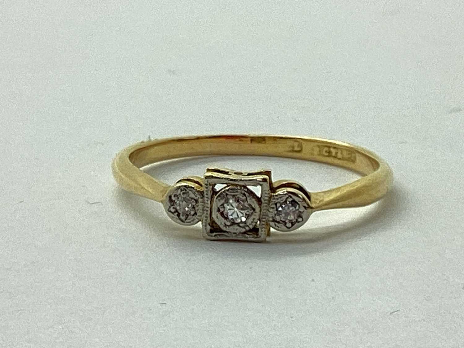 Lot 47 - A Dainty Antique Three Stone Diamond Ring,...