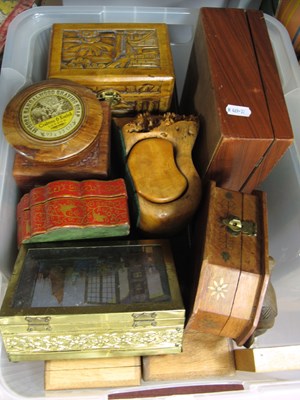 Lot 1033 - Quantity of wooden boxes and treen items,...
