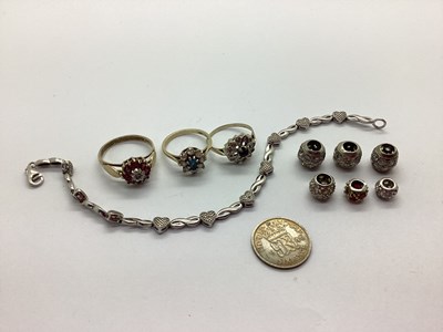 Lot 152 - A Hallmarked Silver Gilt Coloured Claw Set...