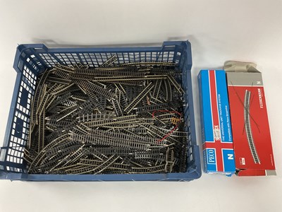 Lot 746 - A quantity of N gauge sectional track by Peco,...