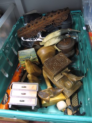Lot 1081 - Various wooden carved items various bird...