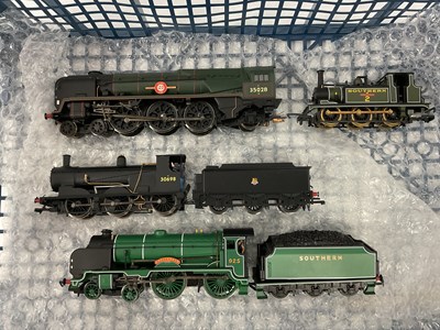 Lot 632 - Four 00 gauge Southern locomotives: a Hornby...