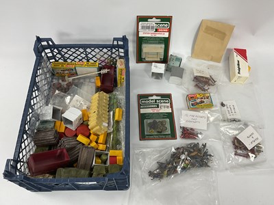 Lot 724 - A collection of small 00 gauge accessories...