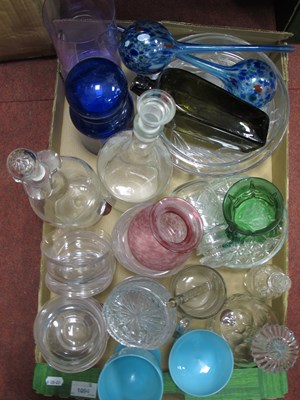 Lot 1094 - Glassware to include three clear decanters one...