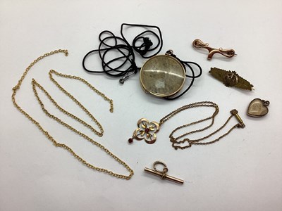 Lot 48 - A Scrolling Style Brooch, stamped "9CT", an...