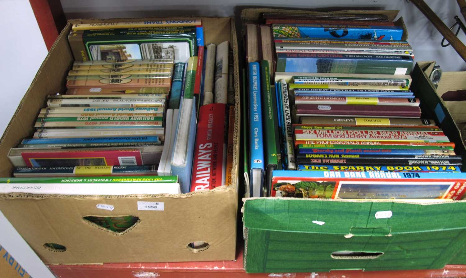 Lot 1058 - Large quantity of vintage railway and...