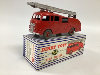 Lot 982 - Dinky Toys No 955 Fire Engine with Extending...