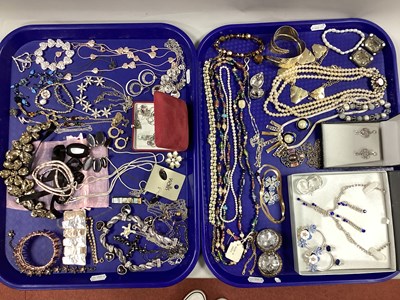 Lot 247 - A Collection of Modern Costume Jewellery, to...