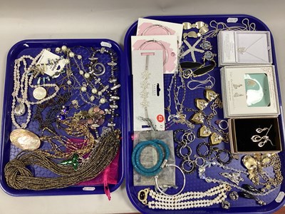 Lot 200 - A Collection of Modern Costume Jewellery,...