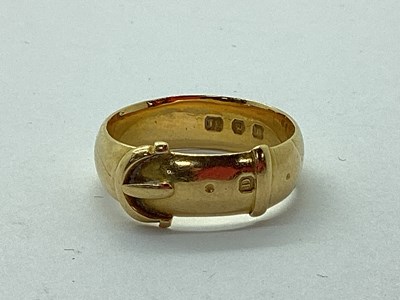 Lot 81 - An 18ct Gold Buckle Style Ring, (finger size M).