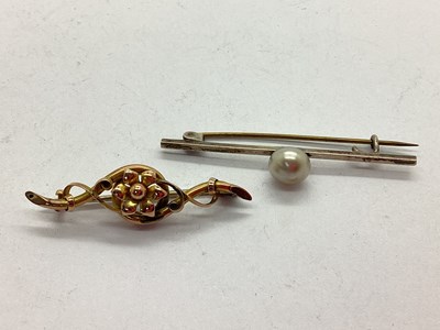 Lot 108 - An Ornate Openwork Floral Style Bar Brooch,...