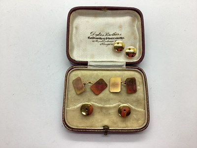 Lot 291 - A Pair of 9ct Gold Cufflinks, the vacant...