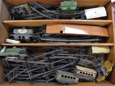 Lot 551 - A Quantity of Pre-War 'O' Gauge Tinplate Model...