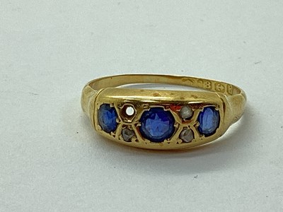 Lot 73 - An Antique 18ct Gold Ring, (damaged / stone...