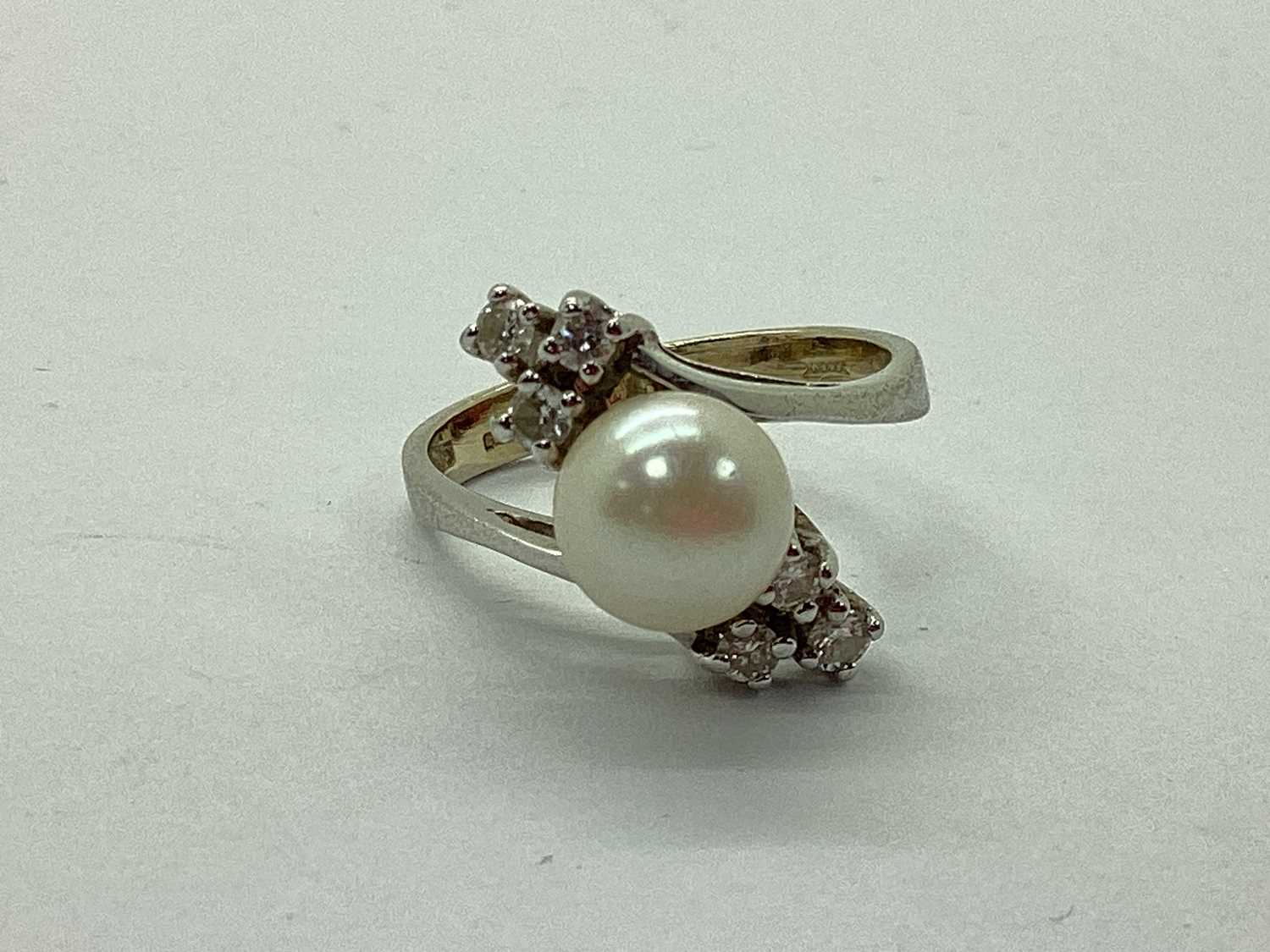 Lot 65 - A Fancy Pearl Set Dress Ring, claw set...