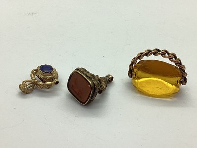 Lot 290 - A Small 9ct Gold Fob Pendant, the oval...