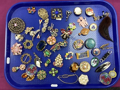 Lot 241 - A Selection of Assorted Brooches, including...