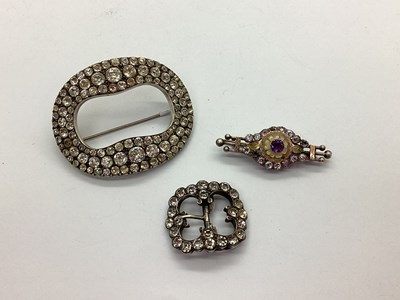 Lot 126 - An Antique Colourless Paste Oval Brooch,...