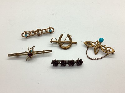 Lot 134 - A Vintage Insect Bar Brooch, with collet set...