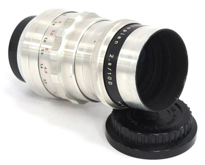 Lot 1305 - A Meyer-Optik Gorlitz Trioplan 100mm f/2.8...
