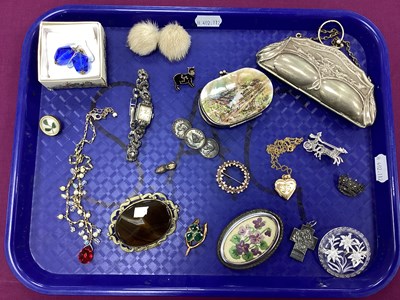 Lot 276 - A Collection of Vintage and Later Jewellery...
