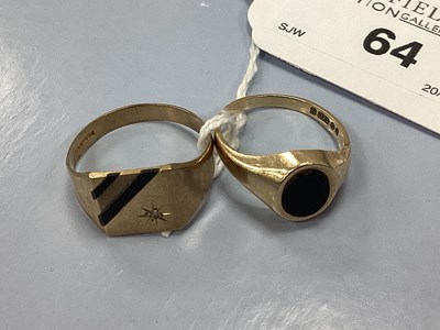 Lot 64 - A 9ct Gold Gent's Signet Ring, the rectangular...