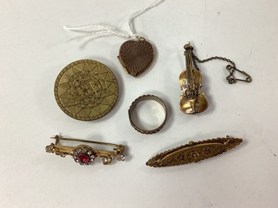 Lot 133 - Antique and Later Bar Brooches, including...