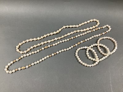 Lot 209 - A Modern Fresh Water Pearl Bead Necklace, with...