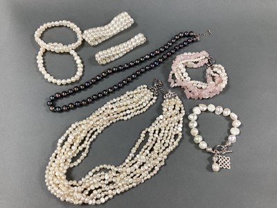 Lot 205 - Modern Fresh Water Pearl Bead Jewellery,...
