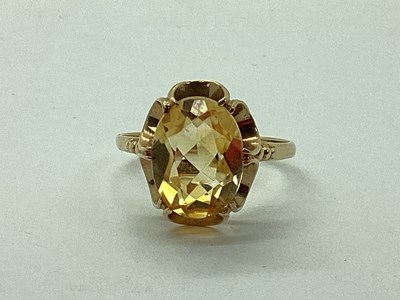 Lot 178 - A Decorative 9ct Gold Oval Single Stone Ring,...