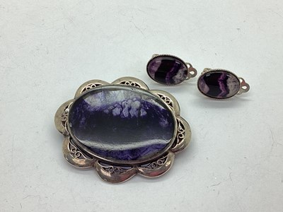 Lot 221 - A Hallmarked Silver Oval Blue John Brooch,...