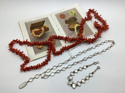 Lot 220 - An Antique Spectacle Set Moonstone Necklace,...