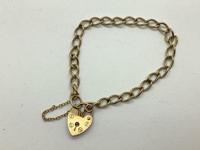 Lot 184 - A 9ct Gold Curb Link Bracelet, of uniform...