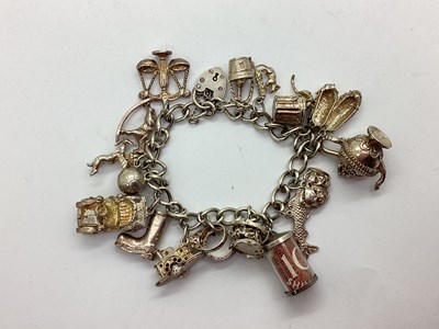 Lot 185 - A Highly Decorative Hallmarked Silver Curb...