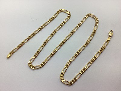 Lot 192 - A Modern UNOAERRE 9ct Gold Figaro Link Chain,...