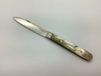 Lot 139 - A Georgian Hallmarked Silver and Mother of...