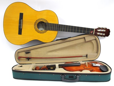 Lot 1362 - A Herald Chinese Violin, model LV01244, with...