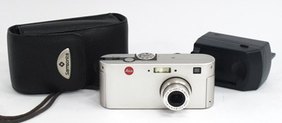 Lot 1310 - Leica D-Lux Digital Compact Camera, silver,...