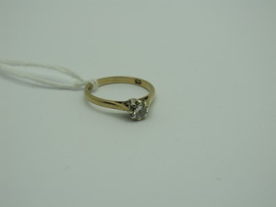 Lot 290 - A 9ct Gold Single Stone Diamond Ring, the...