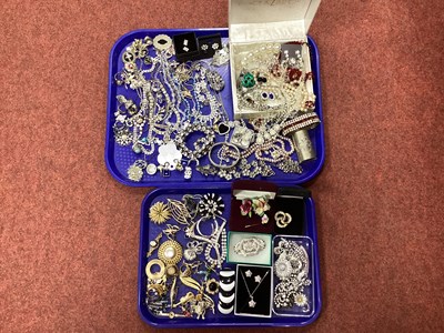 Lot 9 - An Assortment of Costume Jewellery, to include...