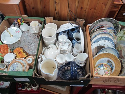 Lot 1056 - Royal Standard 'Lyndale' Tea Ware, plates,...